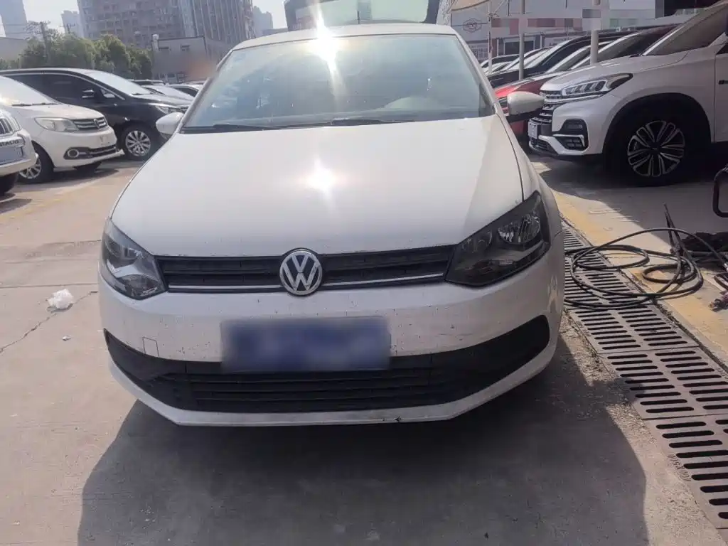 Volkswagen Polo 2015 — фото 23