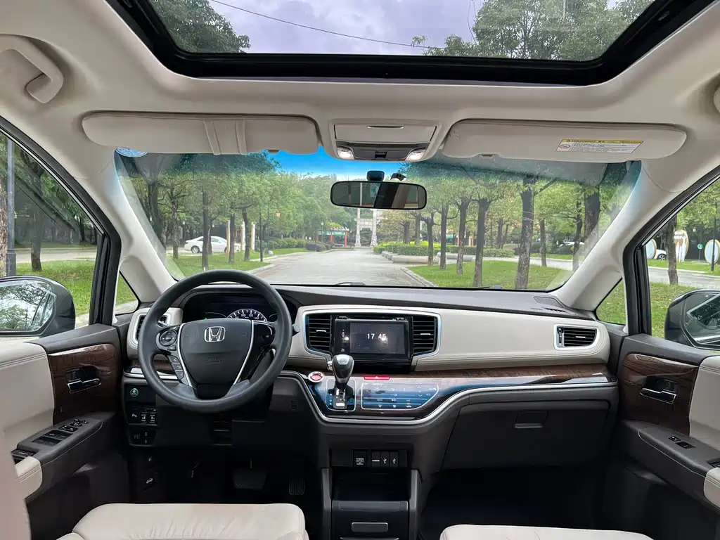 Honda Odyssey 2016 — фото 13