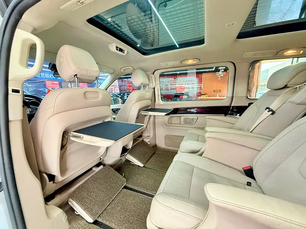 Mercedes-Benz V-Class 2016 — фото 10
