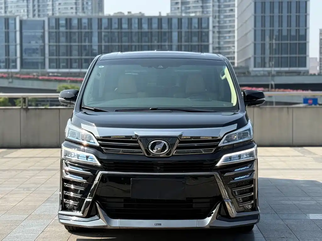 Toyota Vellfire 2022 — фото 2