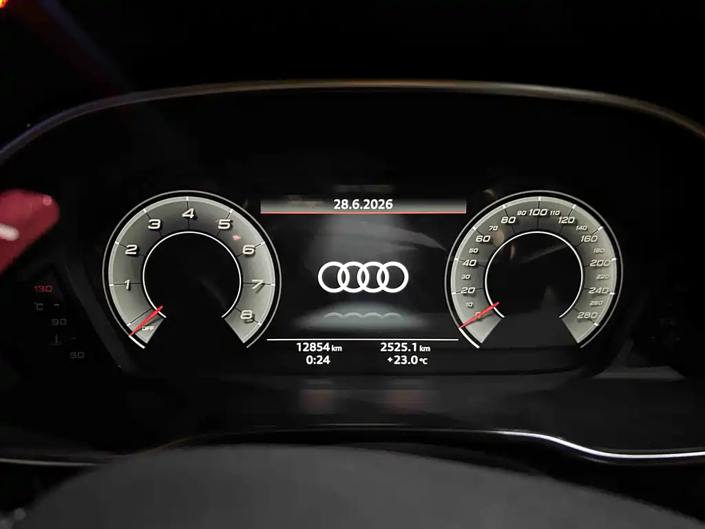 Audi Q3 2023 — фото 9