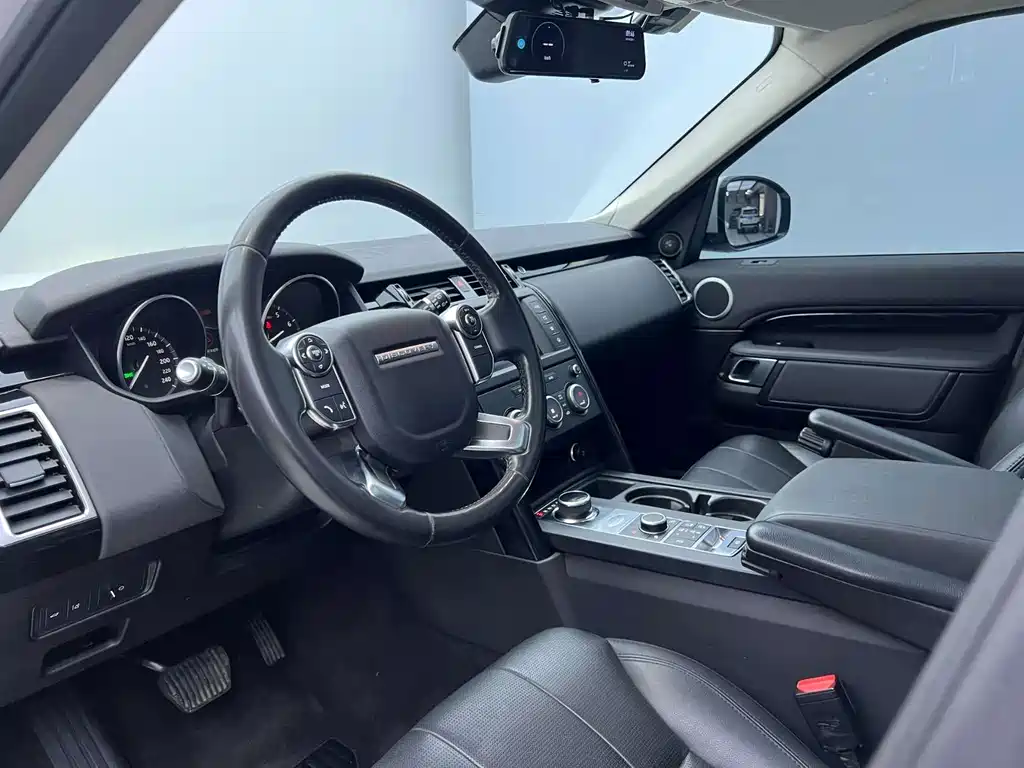 Land Rover Discovery 2018 — фото 8