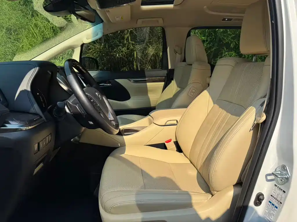 Toyota Alphard 2022