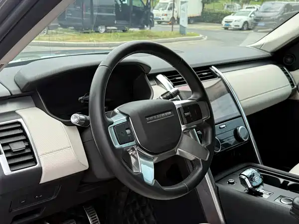 Land Rover Discovery 2021