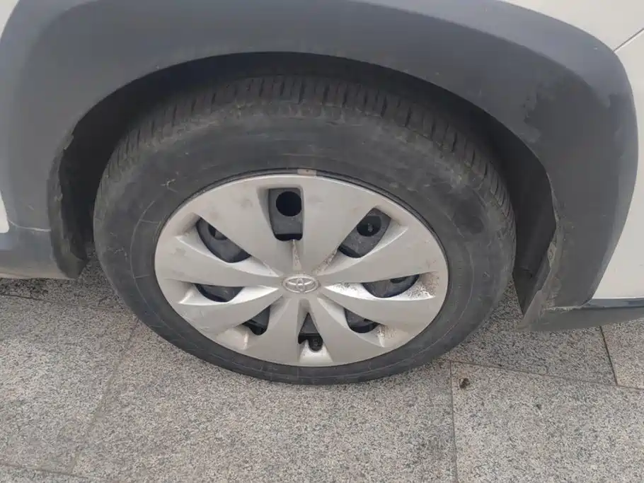 Toyota Yaris L 2023