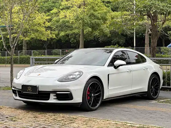 Porsche Panamera 2018
