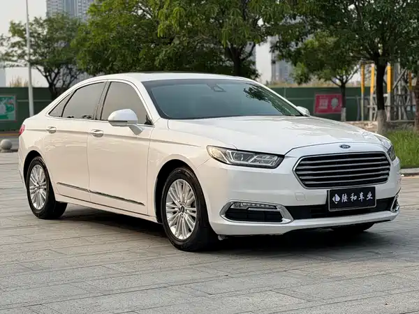 Ford Taurus 2017