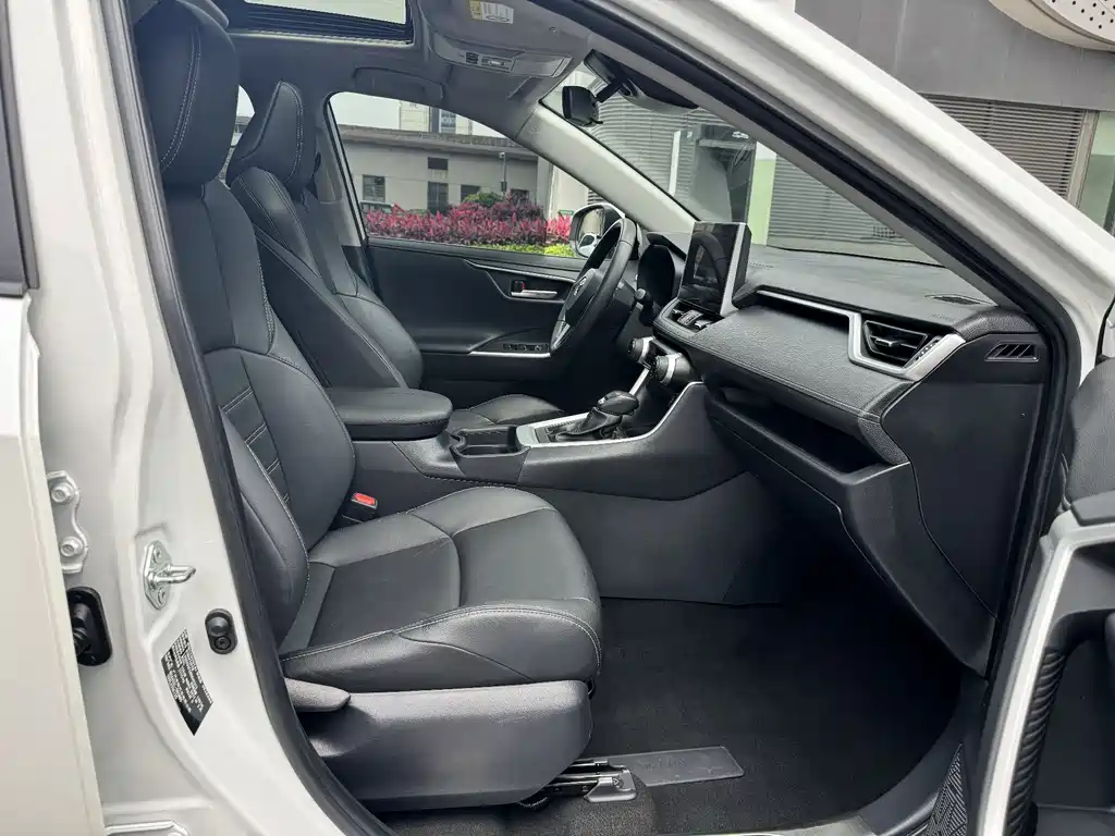 Toyota Wildlander 2021 — фото 16