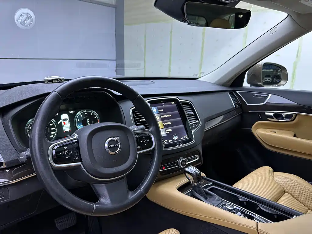Volvo XC90 2015 — фото 10