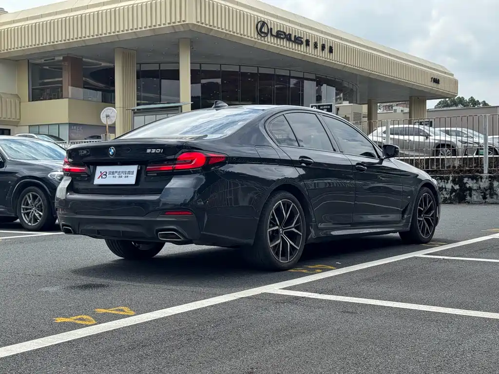 BMW 5 Series 2021