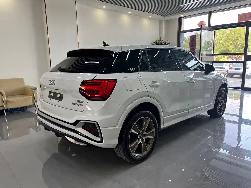 Audi Q2L 2022