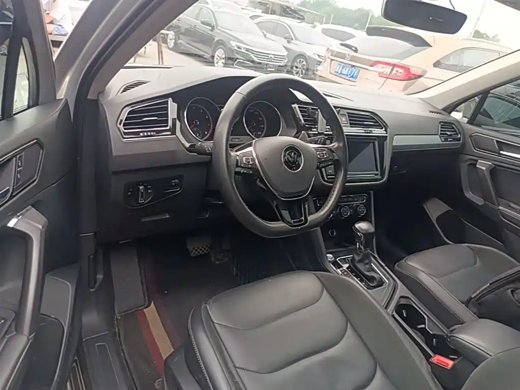 Volkswagen Tiguan L 2018 — фото 10