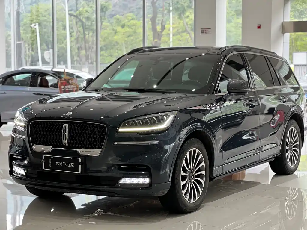 Lincoln Aviator 2023 — фото 1