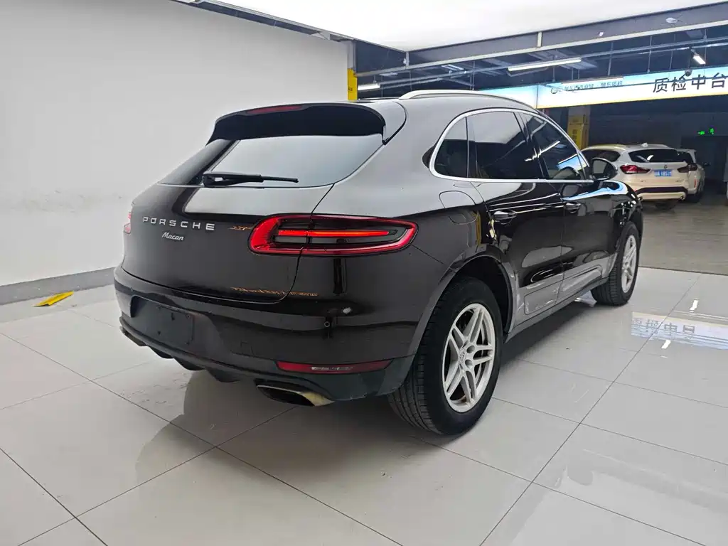 Porsche Macan 2015 — фото 21