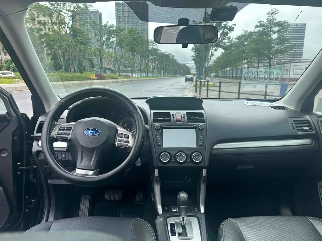 Subaru Forester 2015 — фото 9