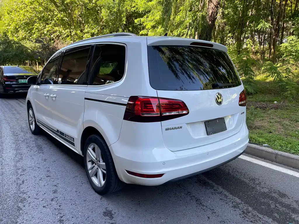 Volkswagen Sharan 2017 — фото 13