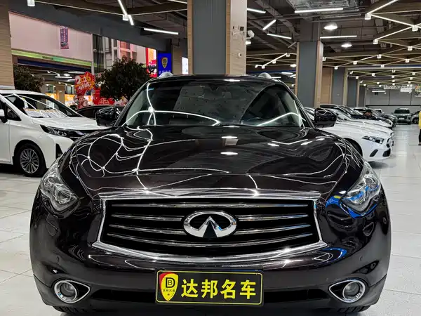 Infiniti QX70 2015