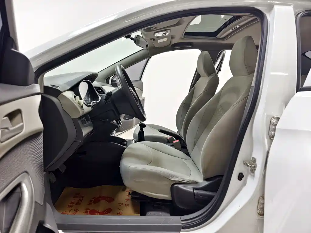 Chevrolet Sail 2015 — фото 11