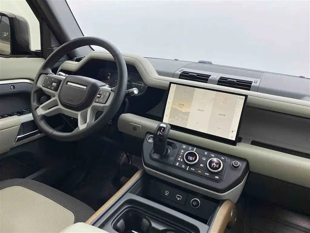 Land Rover Defender 2022 — фото 13