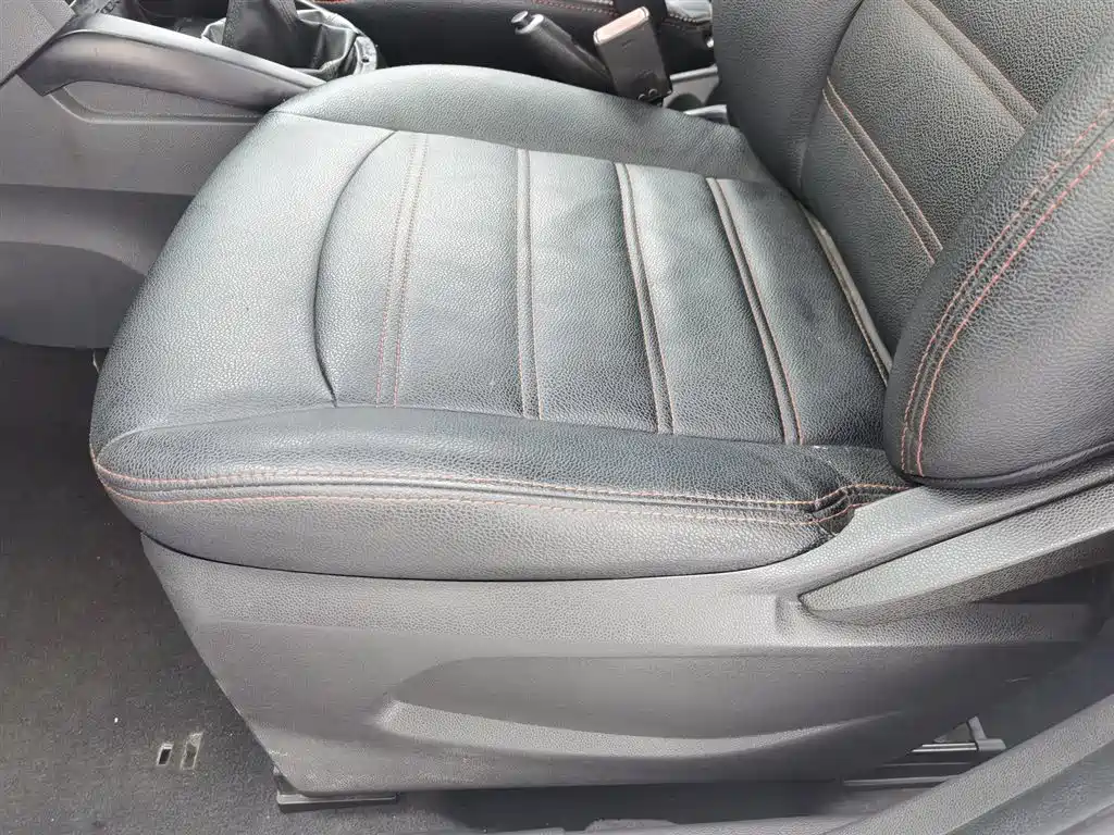 Ford Ecosport 2015 — фото 20