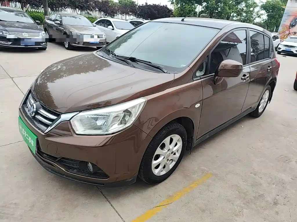Venucia R50 2016