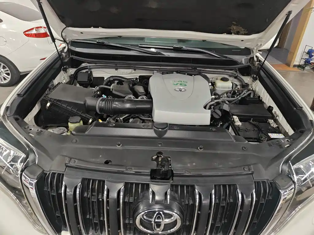 Toyota Prado 2016 — фото 10