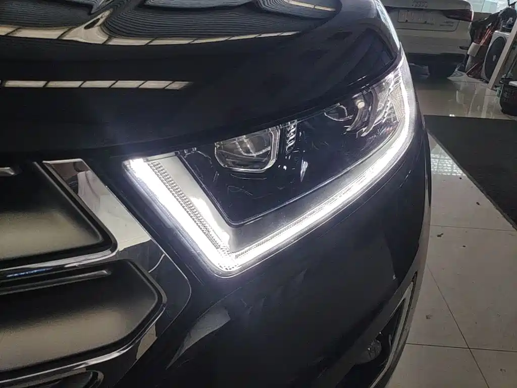 Ford Edge 2016 — фото 24