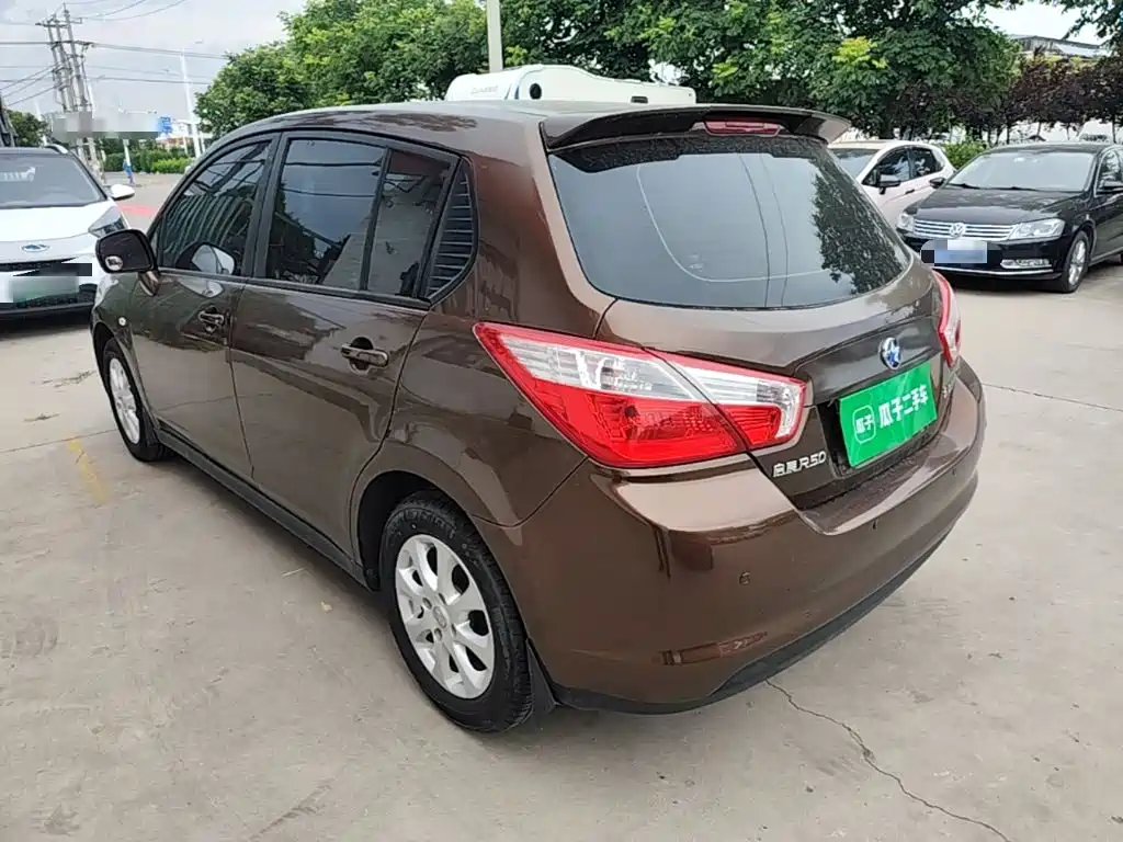 Venucia R50 2016