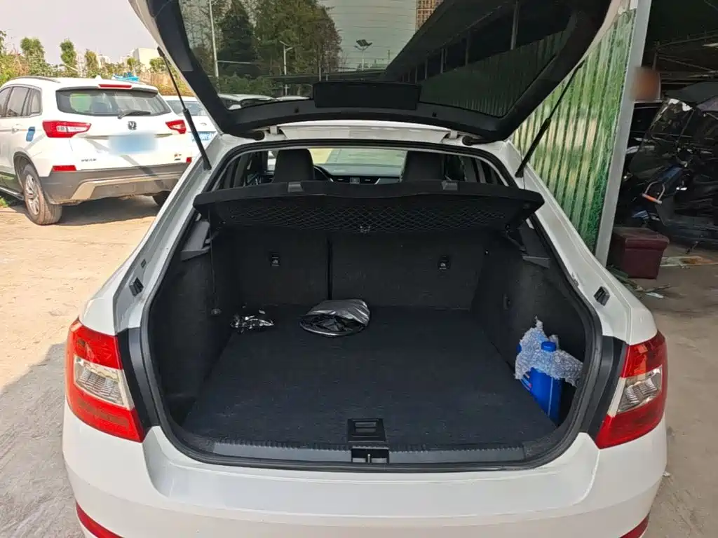 Skoda Octavia 2015 — фото 19
