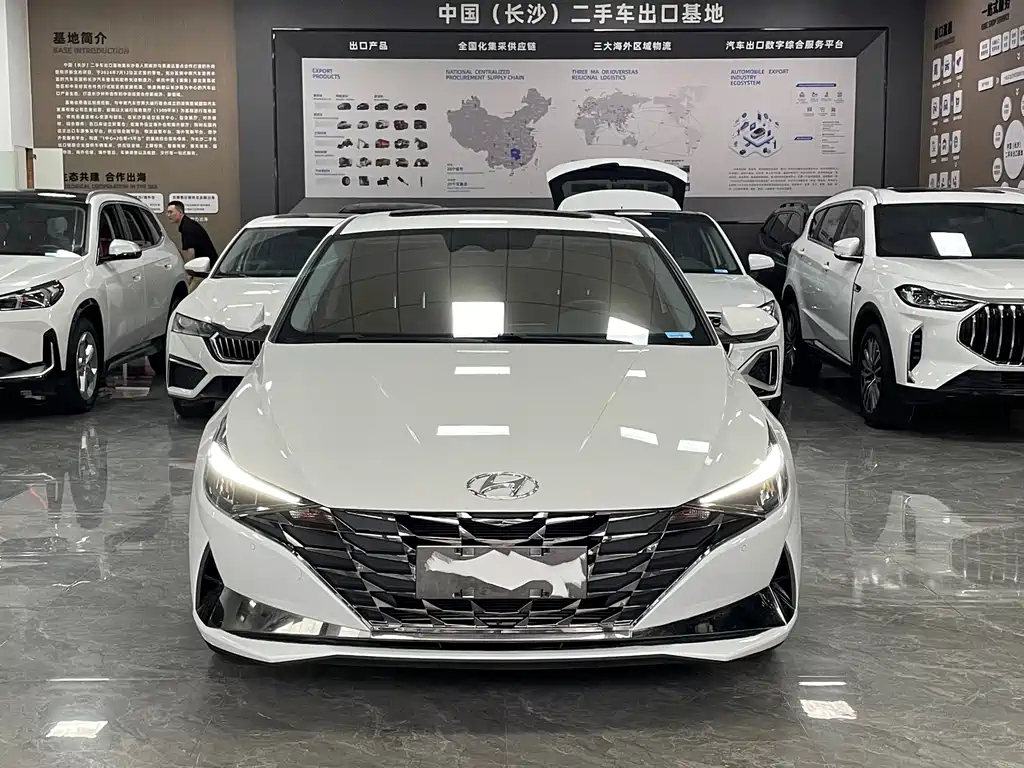 Hyundai Elantra 2023 — фото 2