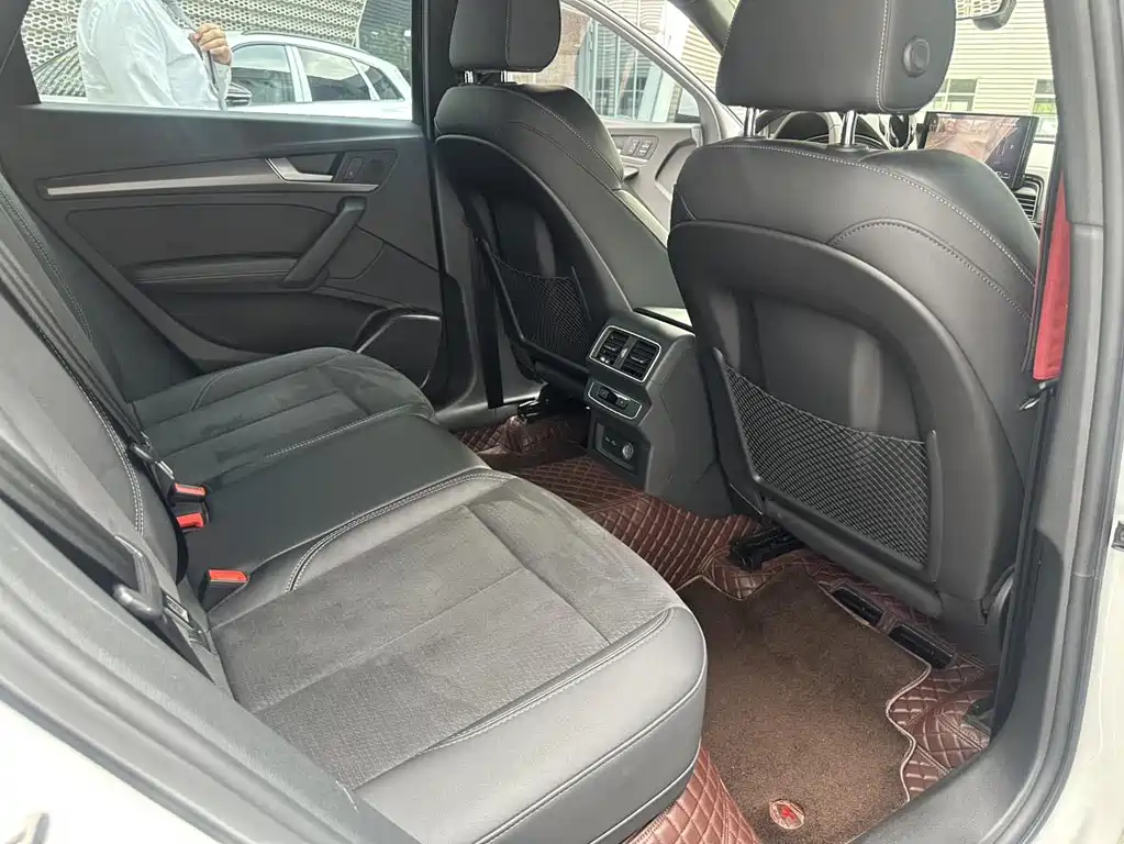 Audi Q5L Sportback 2022 — фото 26