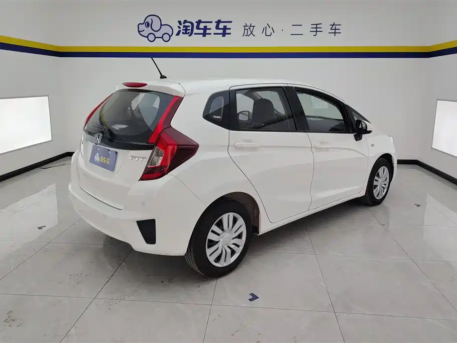 Honda Fit 2016 — фото 3