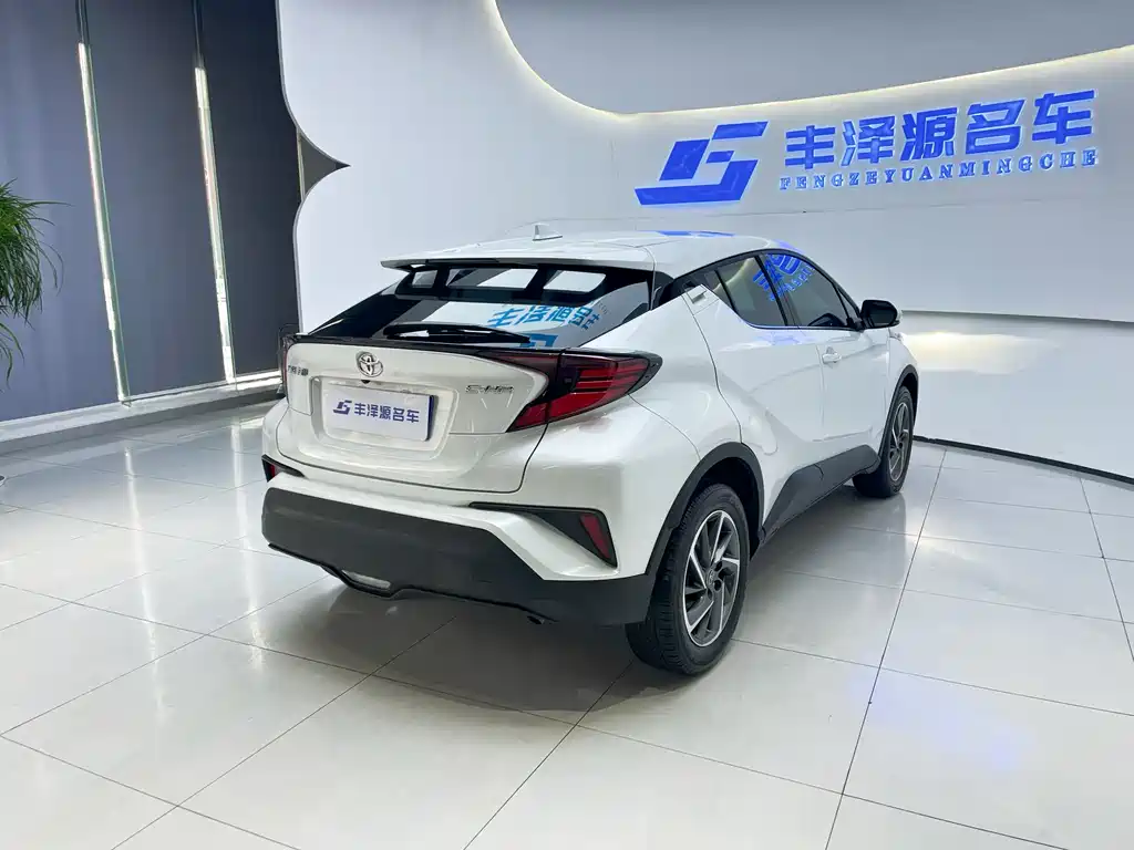 Toyota C-HR 2024 — фото 5