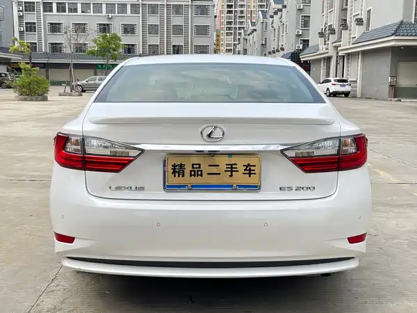 Lexus ES 2015