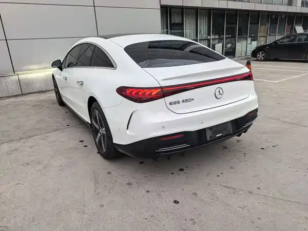 Mercedes-Benz EQS 2024
