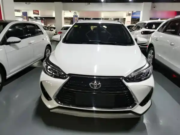 Toyota Yaris L 2021