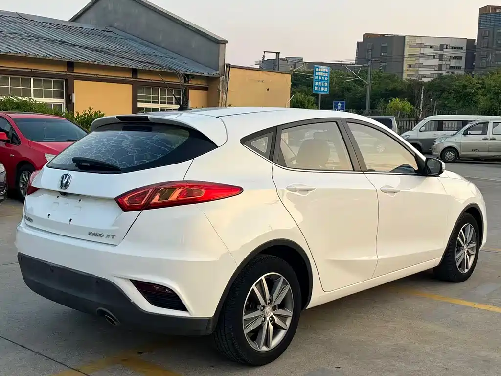Changan Eado XT 2016 — фото 10