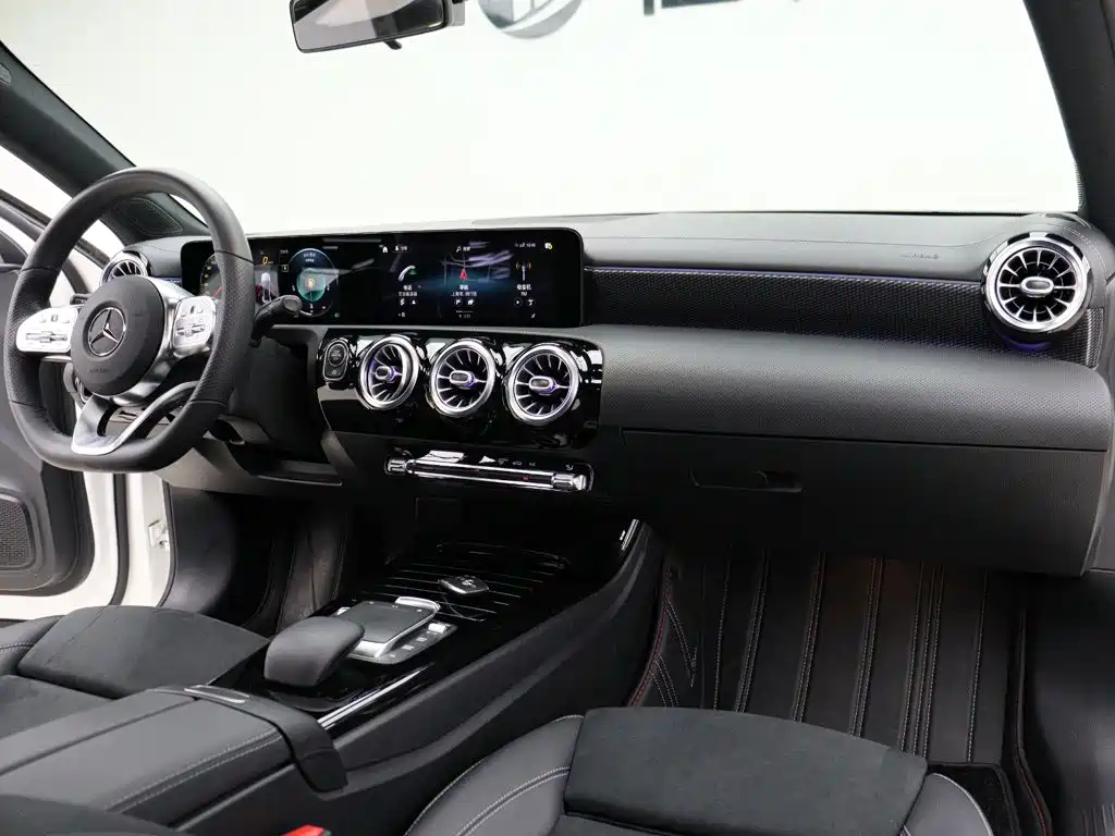 Mercedes-Benz A-Class 2021 — фото 19