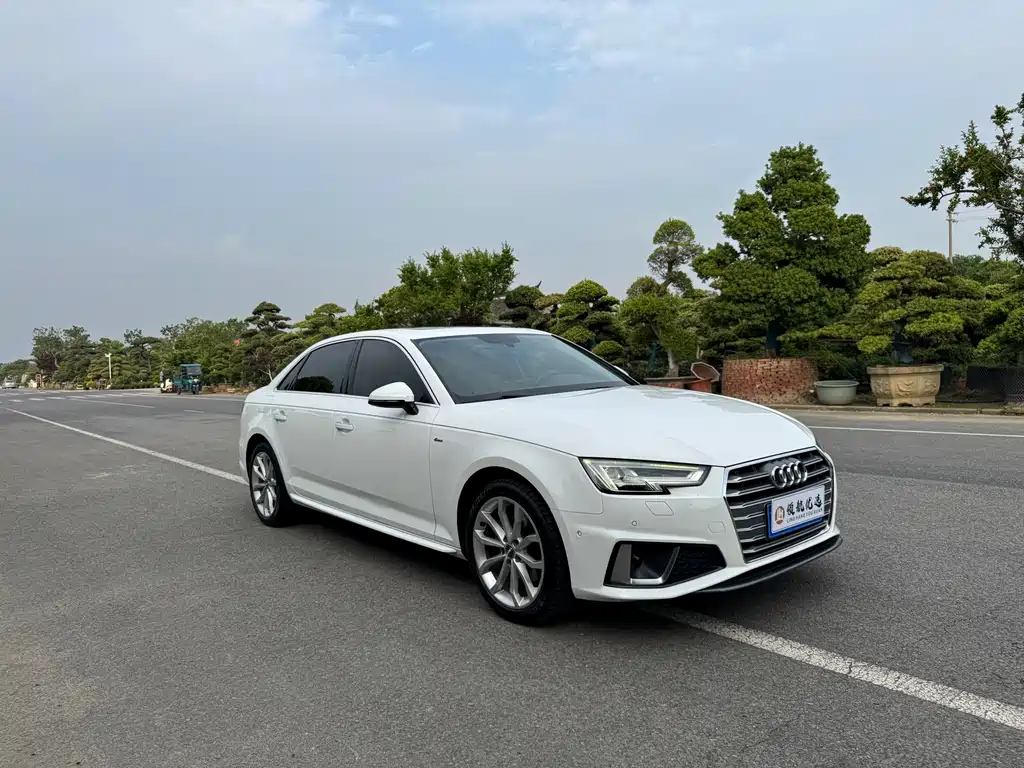 Audi A4L 2019 — фото 2