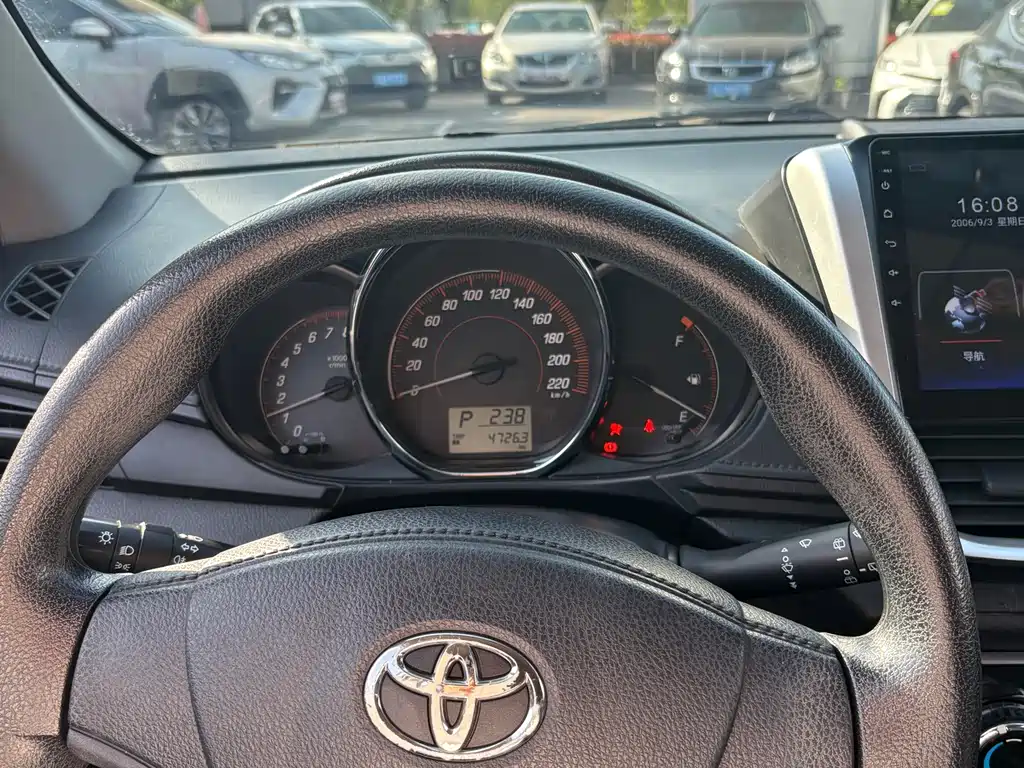 Toyota Yaris L 2020 — фото 6