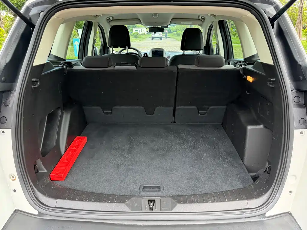 Ford Kuga 2016 — фото 18