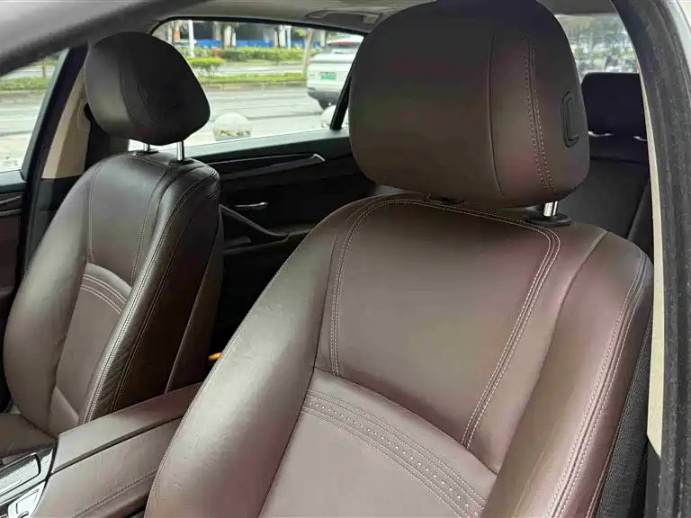 BMW 5 Series 2016 — фото 8