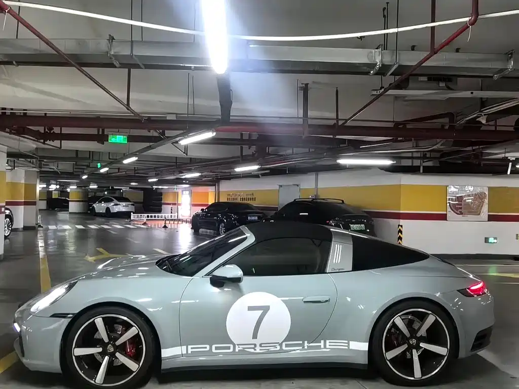 Porsche 911 2021