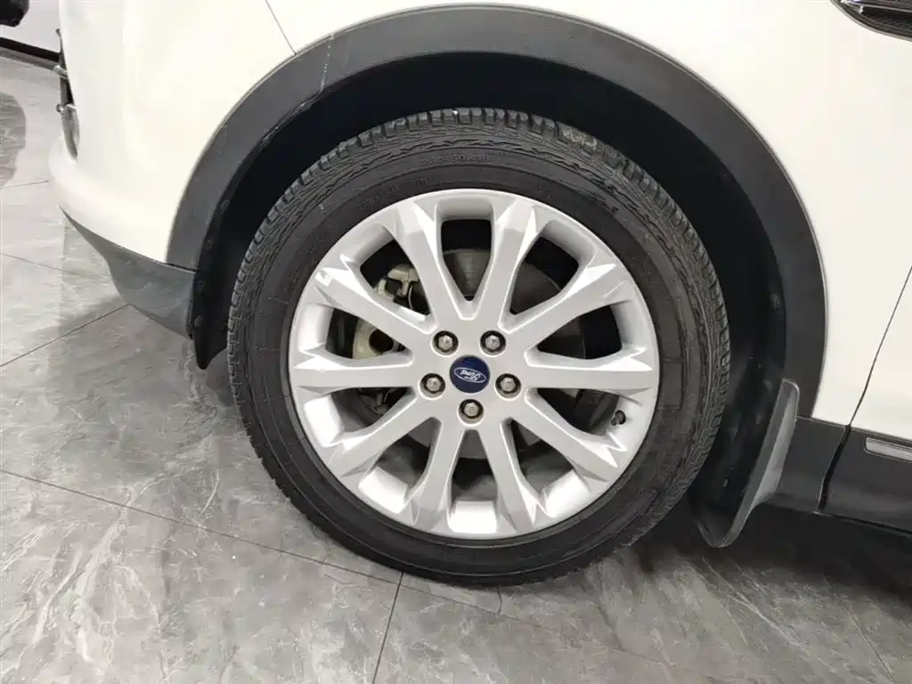 Ford Kuga 2015 — фото 23