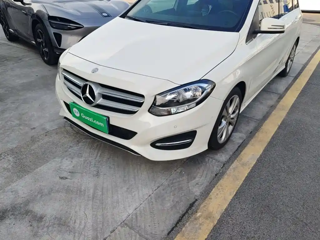 Mercedes-Benz B-Class 2017 — фото 24