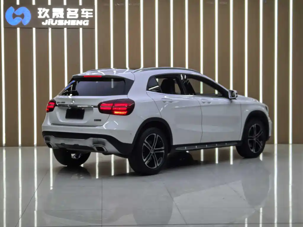 Mercedes-Benz GLA 2018 — фото 17