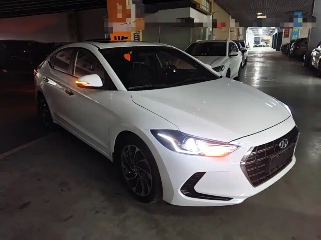 Hyundai Elantra 2020 — фото 4