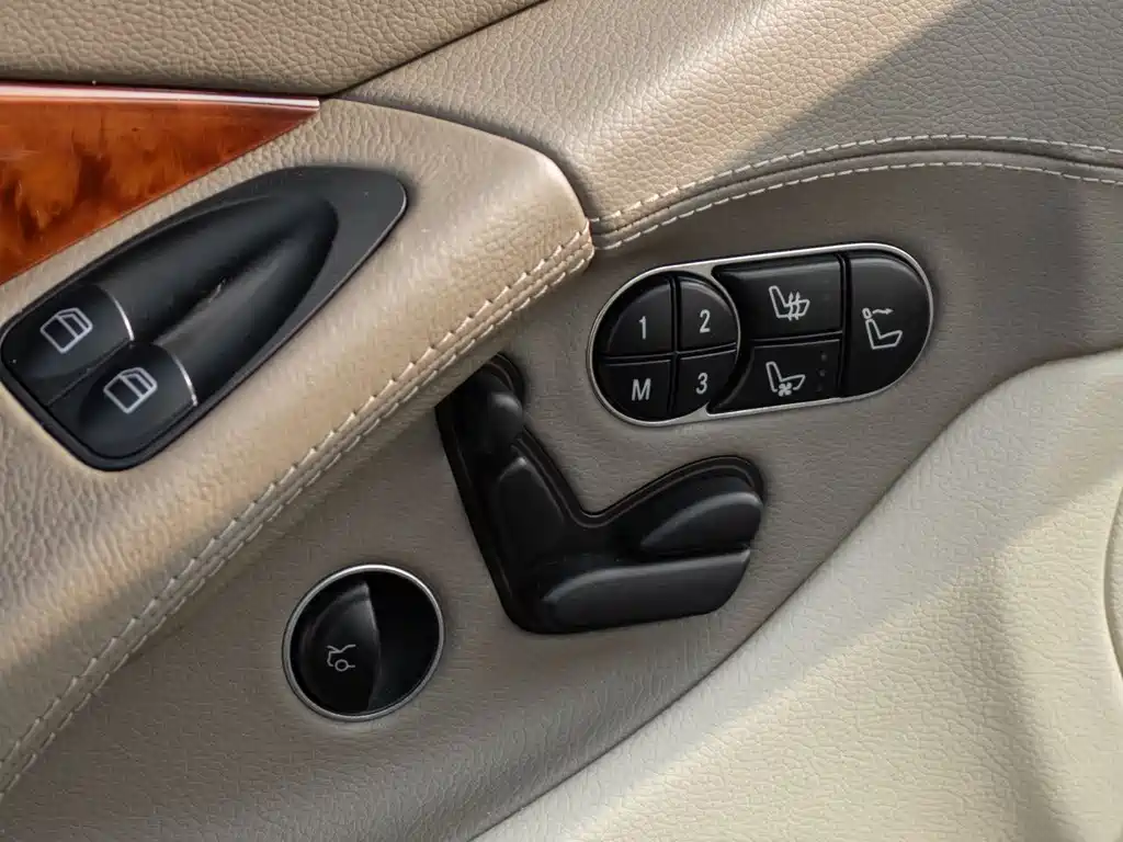Mercedes-Benz SL-Class 2010 — фото 13
