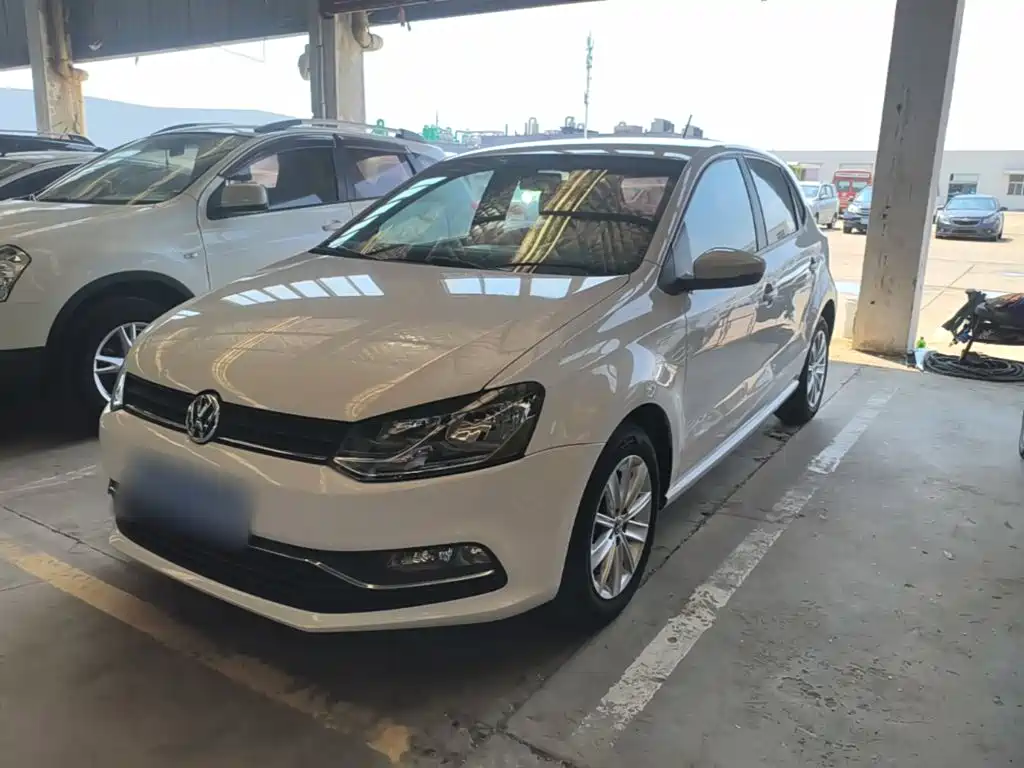 Volkswagen Polo 2015 — фото 1