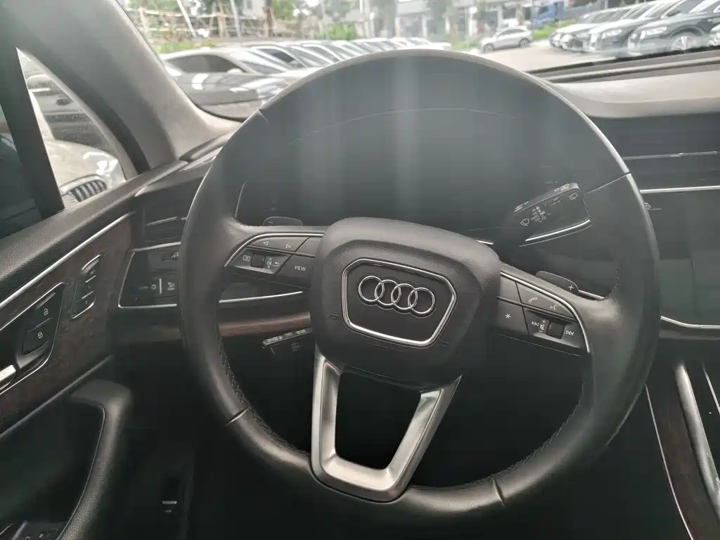Audi Q7 2022 — фото 22